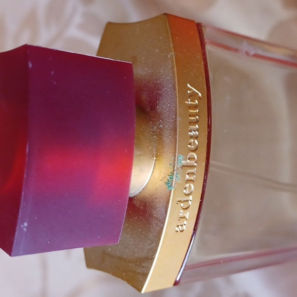 Elizabeth Arden Beauty ❤️ - Picture 2 of 4